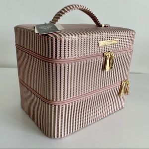 🆕Vince Camuto Makeup Chest